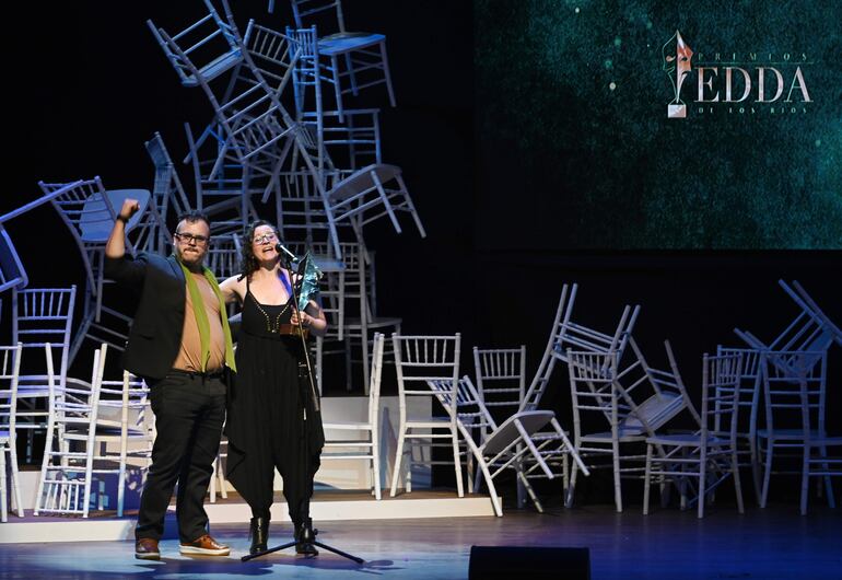 Eduardo García y Carola Mazzotti, recibieron premios por "Confusión elemental" y "Mágica semilla".