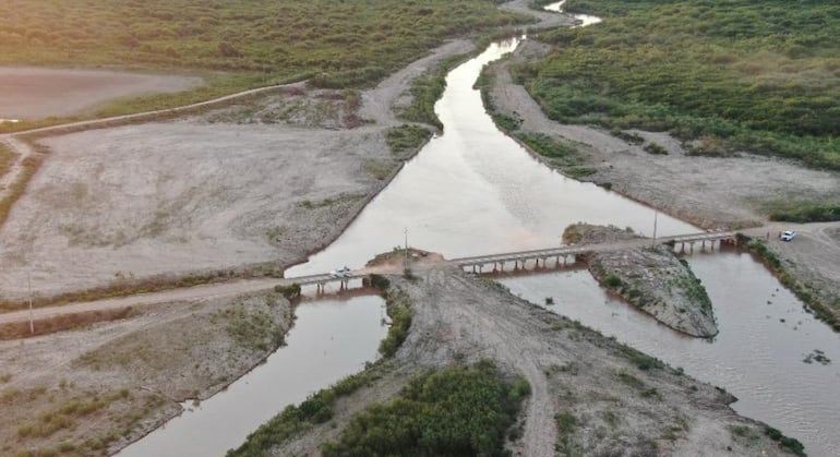 Sobrevuelo del río PIlcomayo, zona Gral Diaz, foto del MOPC.