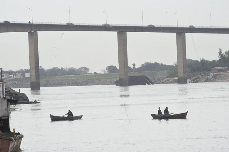 Pescadores en zona del Puente Remanso.