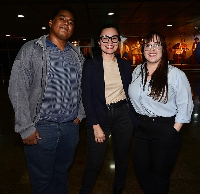 Alejandro Gamarra, Michi Gamarra y Séfora Insfrán.