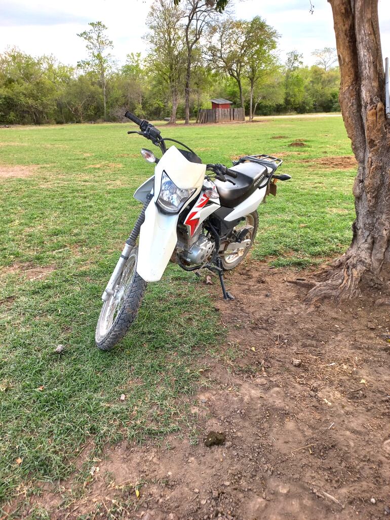 Esta es la motocicleta robada al enfermero la semana pasada en Fuerte Olimpo.