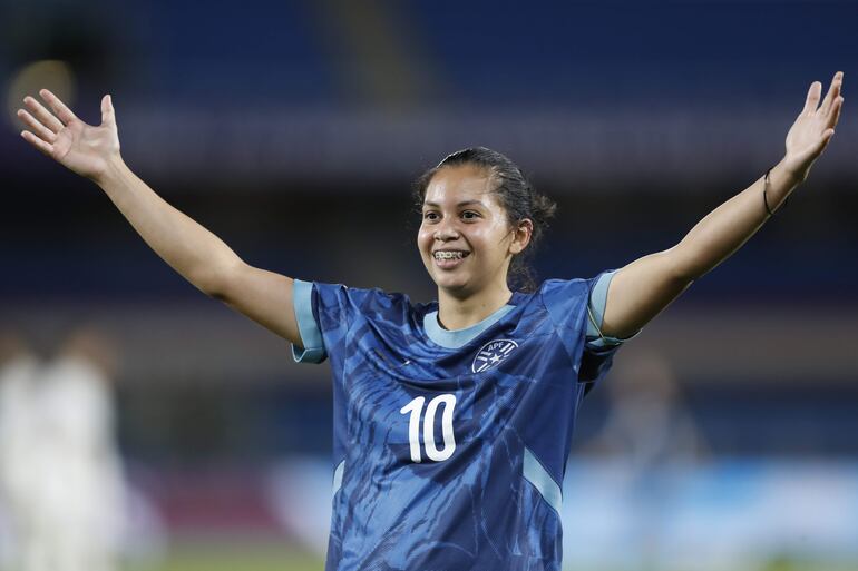 Fátima Acosta, jugadora de la selección de Paraguay, celebra un gol en el partido ante Marruecos por la primera fecha del Grupo C del Mundial Femenino Sub 20 en el estadio Olímpico Pascual Guerrero, en Cali, Colombia.