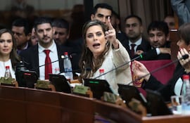 Kattya González . Foto fuente Prensa Senado