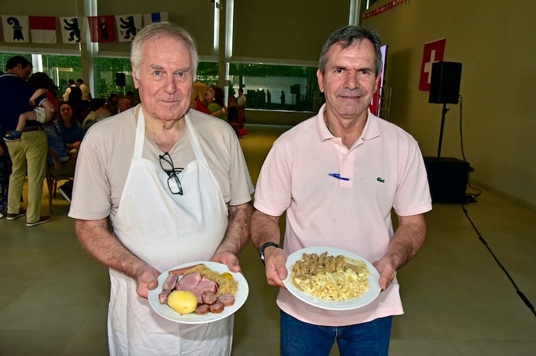 Werner Gerber y Félix Rivaldi se encargaron de la elaboración de los platos más típicos y deliciosos de la gastronomía suiza.