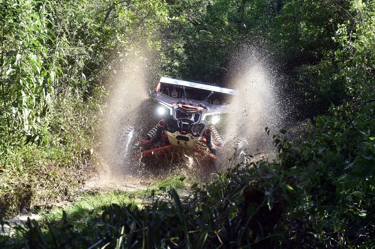 La dupla Augusto Plate-Félix Angulo (Can Am X3 XRS #212 de la T3) fue la más rápida del fin de semana en el departamento de Cordillera.