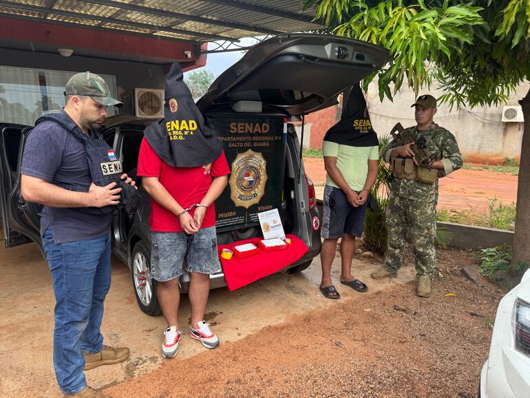 Según los agentes antidrogas, Cristhian David Recalde y César Samuel Lara Fleitas serían parte de una estructura que se encarga de proveer cocaína a los distribuidores en zona de San Pedro.