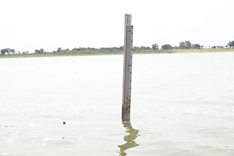 La regla hidrométrica  ubicada en el Puerto de Asunció registra un nuevo nivel más bajo, con -1,17 metros.