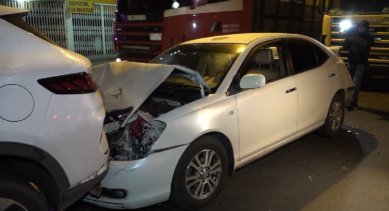 Esta madrugada se registró un triple choque en el Mercado de Abasto.