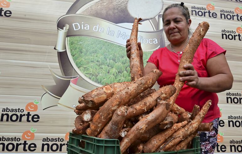 Propulsor del Día de la Mandioca. El Abasto Norte fue el mercado que tomó la iniciativa de celebrar el Día Nacional de la Mandioca, que tiene lugar cada 9 de noviembre y el cual fue declarado de interés turístico nacional por la Senatur.