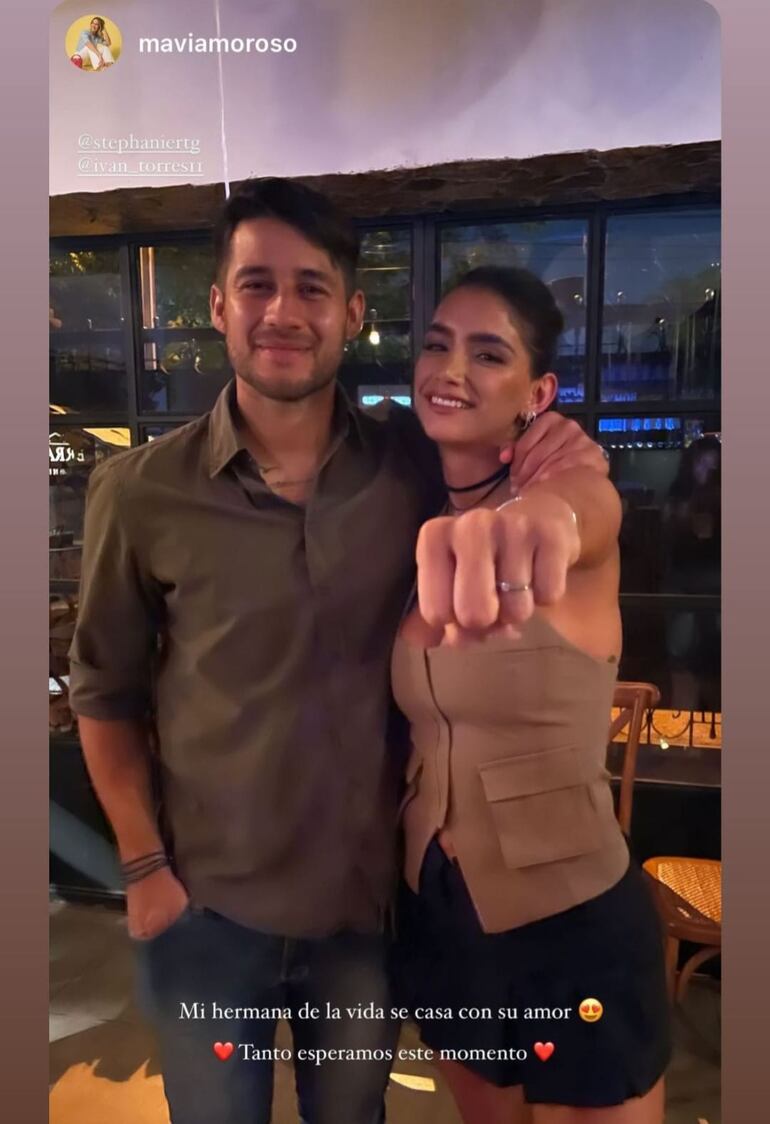 Iván Torres y Stephanie Ríos en una publicación realizada por Mavi Amoroso y compartida por los novios. (Captura de la historia de Instagram de Iván Torres)