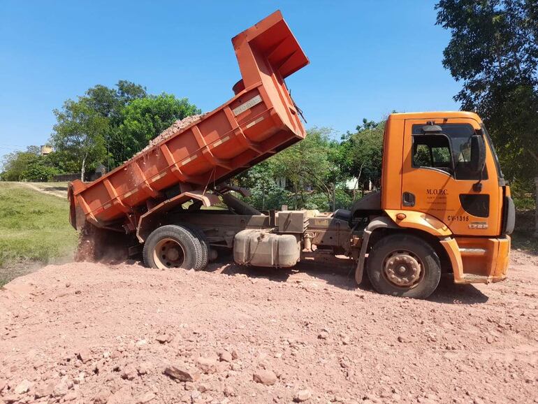 Las dependencias del MOPC deben reparar caminos.