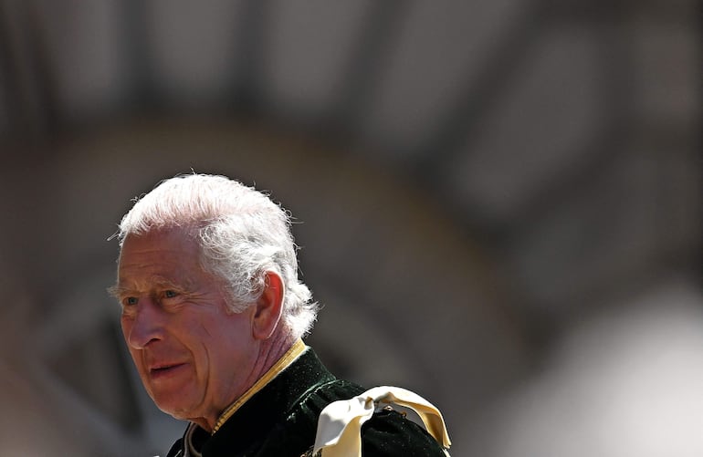 El rey Carlos III de Inglaterra fue hospitalizado para ser sometido a una cirugía de próstata.