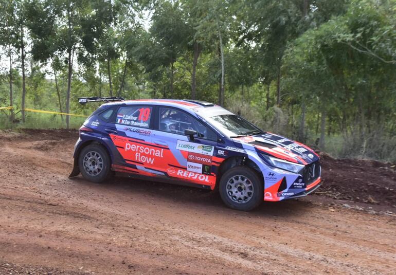 El Hyundai i20 N Rally 2 de Fabrizio Zaldívar y Marcelo der Ohannesian en el Rally de las Colonias, la quinta fecha del Campeonato Nacional de Rally 2023.