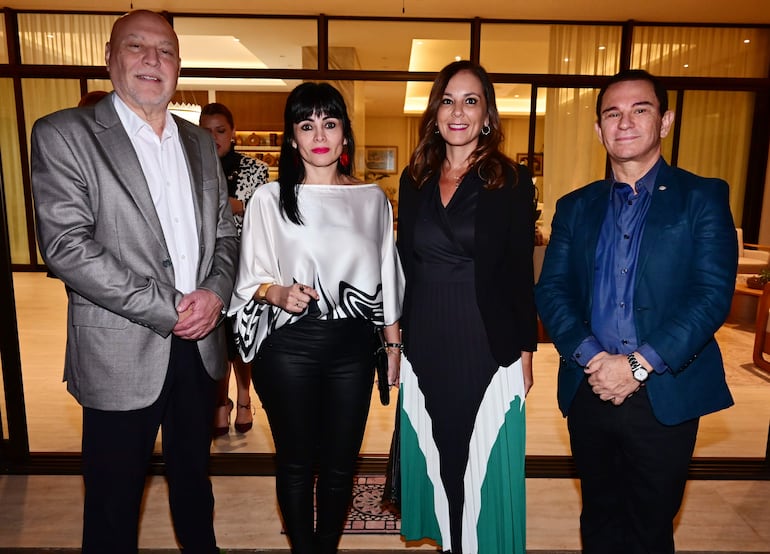 José Luis Scorza, Raquel Dentice, Natalia Cáceres y Junio Dantas. 