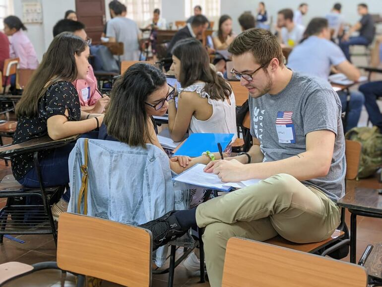 #BecasPy ofrece mentorías para postulación a becas universitarias en los Estados Unidos