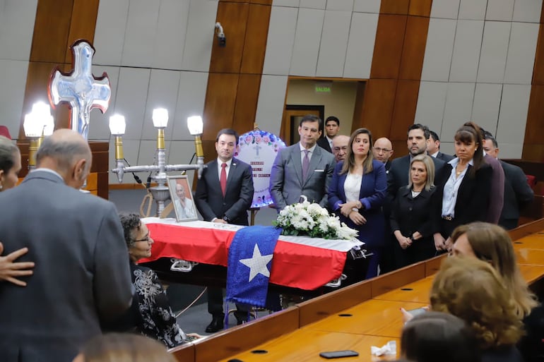 Homenaje a Evelio Fernández Arévalo en el Congreso Nacional.