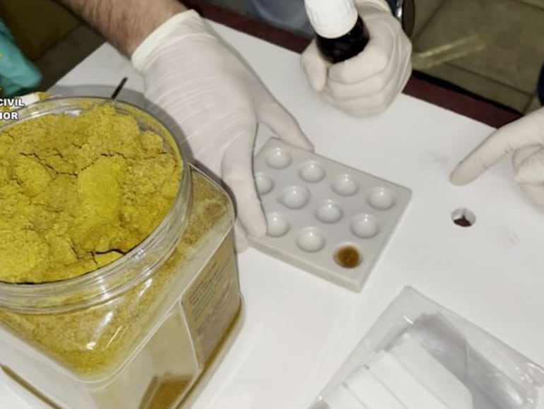 Desarticulada una red que traficaba con cocaína camuflada entre especias alimentarias.