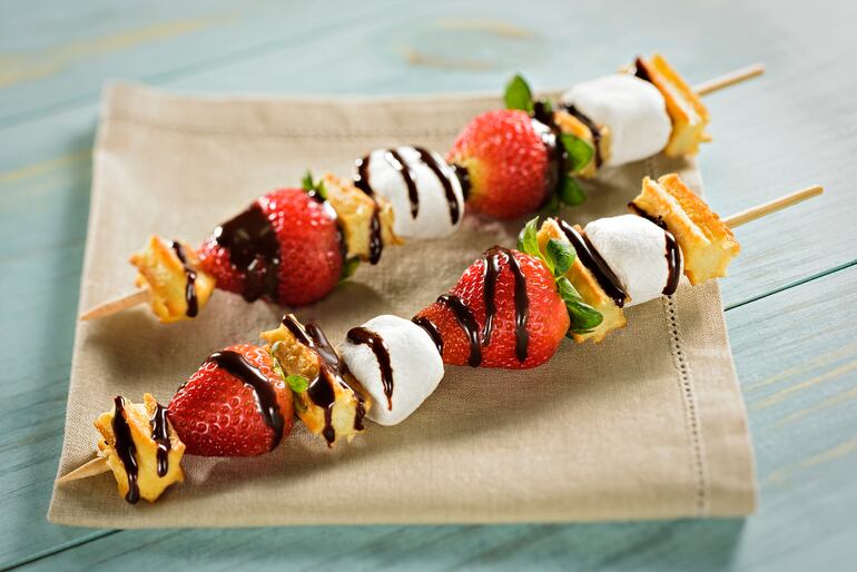 Brochetas de frutillas.