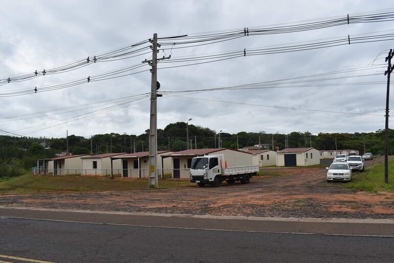 Las 33 casillas construidas por el MOPC se encuentran instaladas a unos metros de la ruta PY08.