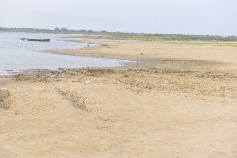 Alerta hidrológica: río Paraguay desciende otros 4 centímetros y agrava  crisis - Economía - ABC Color