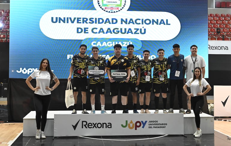 Representantes de la Universidad Nacional de Caaguazú.