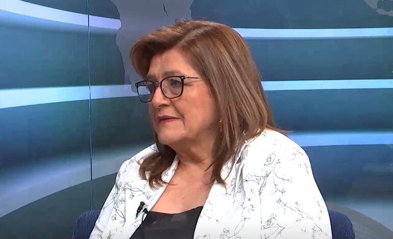 La senadora Blanca Ovelar en los estudios de ABC TV.