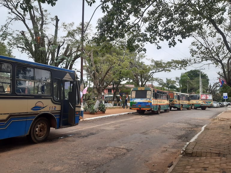 Los buses permisionarios de las municipalidades de las ciudades de áreas metropolitanas ofrecen un pésimo servicio, sin renovación de flotas. 