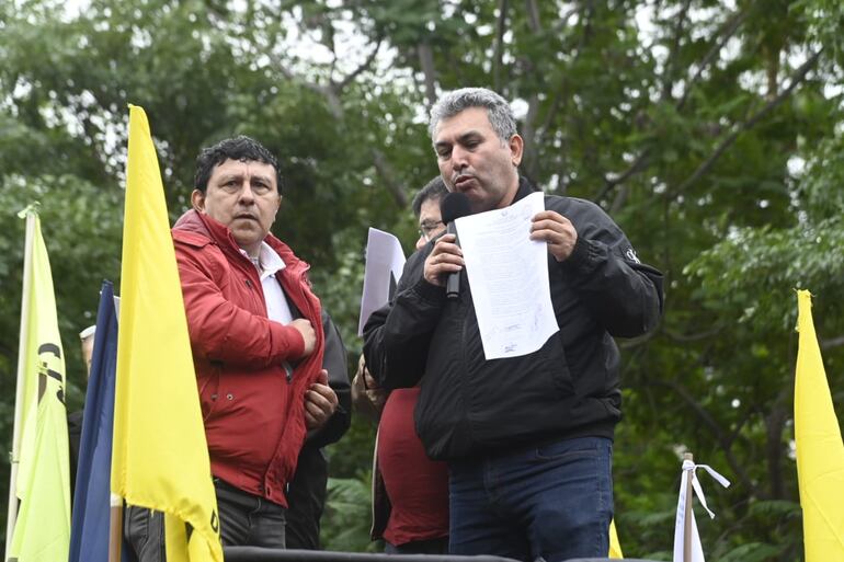 Silvio Piris, presidente de la Federación de Educadores del Paraguay (FEP).