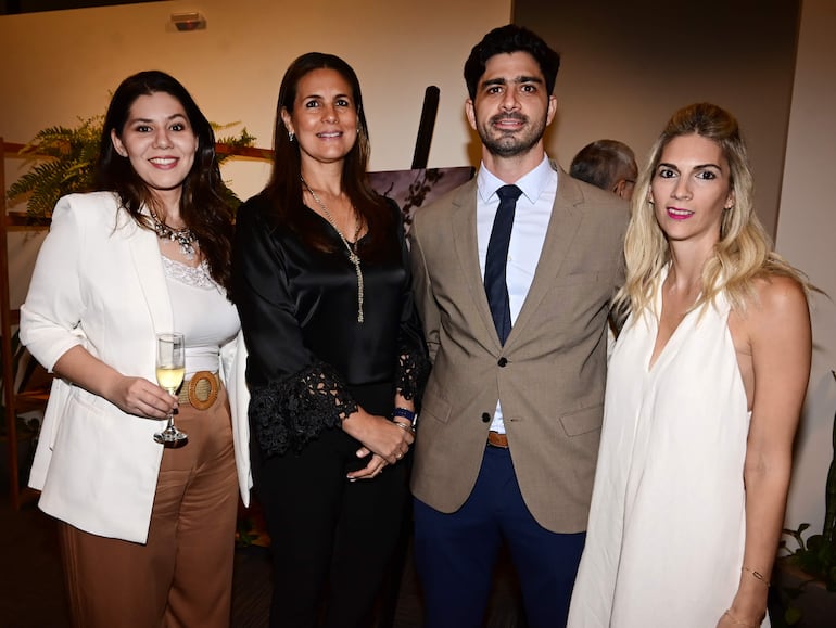 María Teresa Fleitas, Lorena Méndez, Rodrigo Maluff y Constanza Alliana.