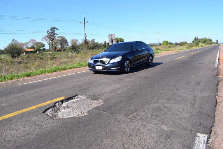 Prometen iniciar mañana reparación de baches en ruta PY01.