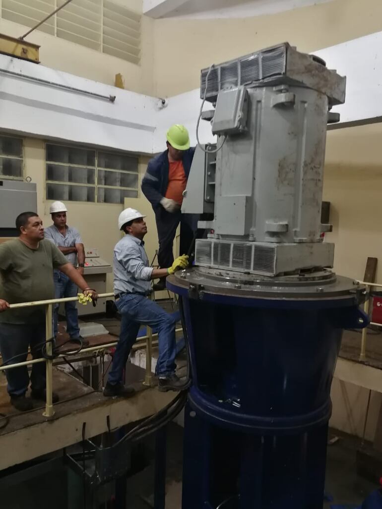 El cambio de la bomba de agua requirió al menos 3 días de trabajo.