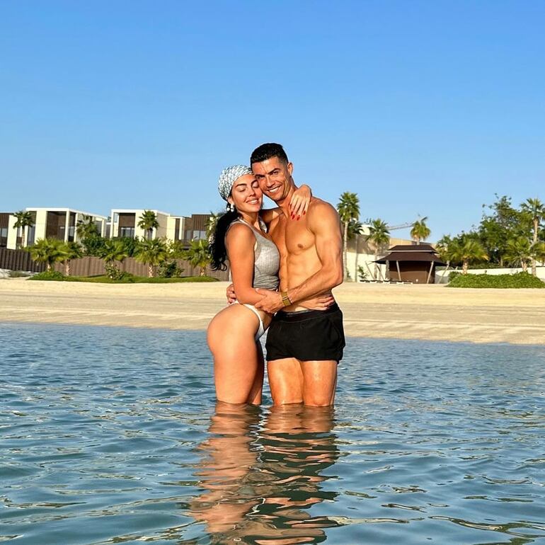 Cristiano Ronaldo y Georgina Rodríguez, enamorados en Dubái. (Instagram/Cristiano Ronaldo)