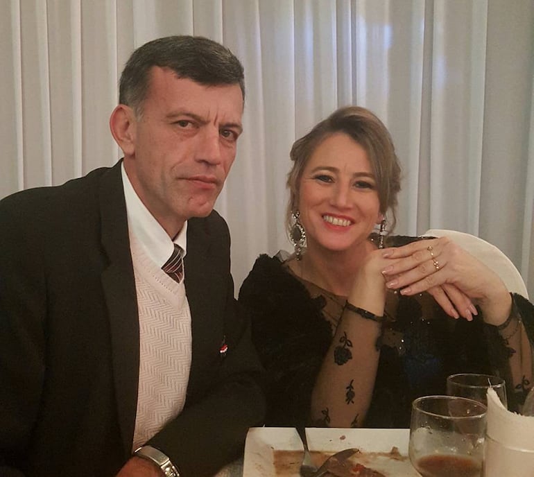 El diputado Germán Solinger (ANR, aliado cartista) y su esposa Silvia de Solinger, funcionaria nombrada en Diputados