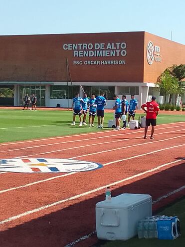 La selección paraguaya se movilizó esta mañana en Ypané