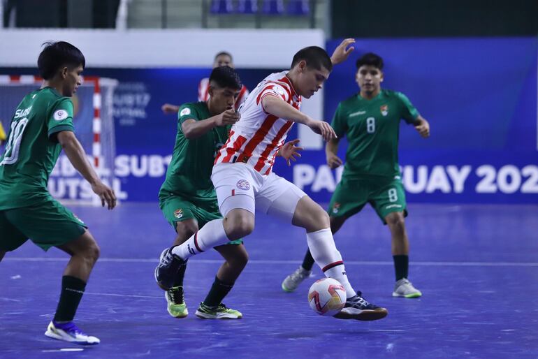 La selección paraguaya sub 17 cayó contra Bolivia y se complicó la chance para pasar de fase.