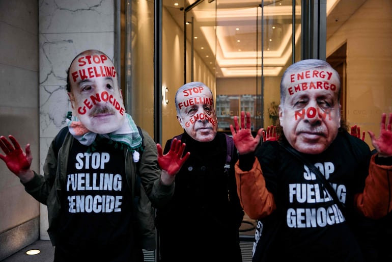 "Basta de alimentar el genocidio" ("Stop fuelling genocide"), Londres, 16 de noviembre de 2024 (Foto: BENJAMIN CREMEL / AFP)