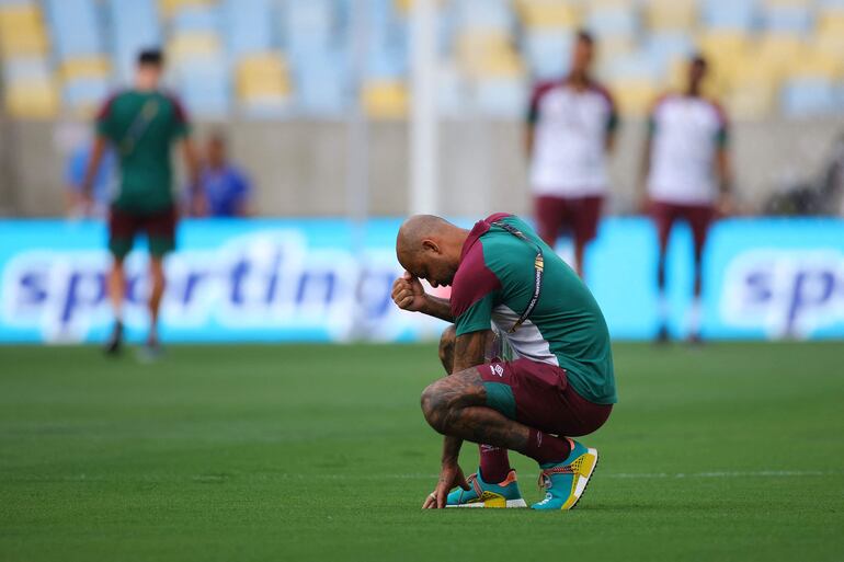 El brasileño Felipe Melo, jugador de Fluminense, en el reconocimiento del campo de juego del estadio Maracaná en la víspera de la final de la Copa Libertadores 2023 contra Boca Juniors. 