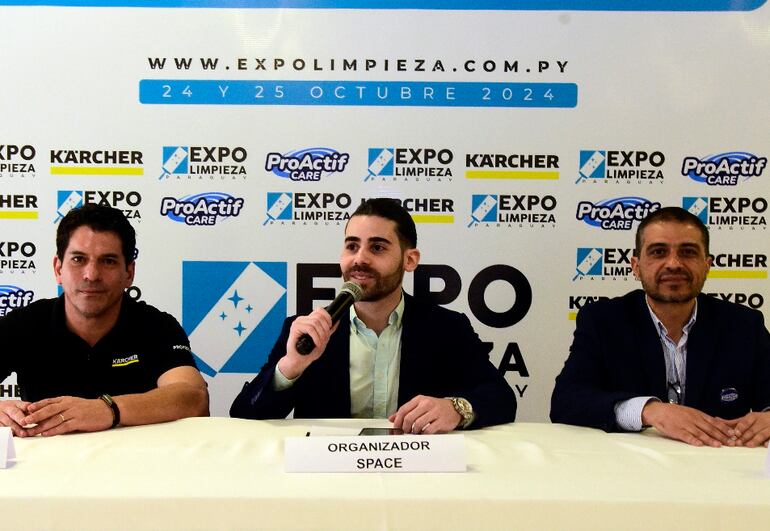 Conferencia de prensa de presentación de la Primera Expo Limpieza que se realizará en octubre.