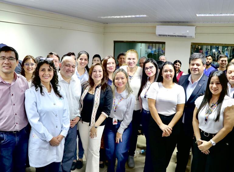 Autoridades participaron del acto simbólico de habilitación del espacio de desarrollo infantil.