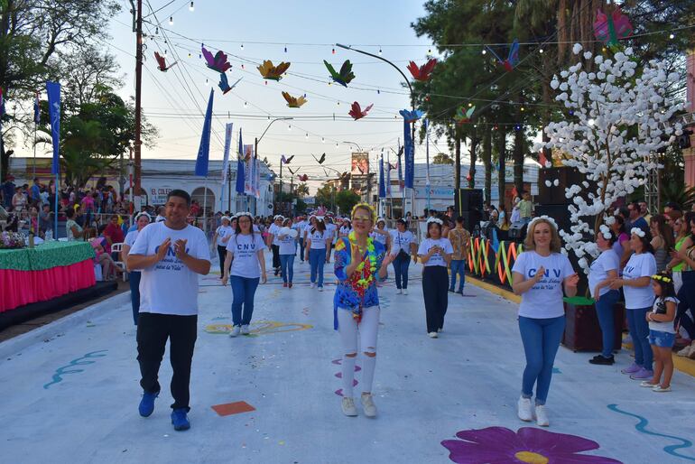 Desfile en Villarrica por el día de la primavera y la juventud.