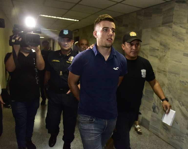 Héctor Grau, irá a juicio por la golpiza a Benjamín Zapag. 