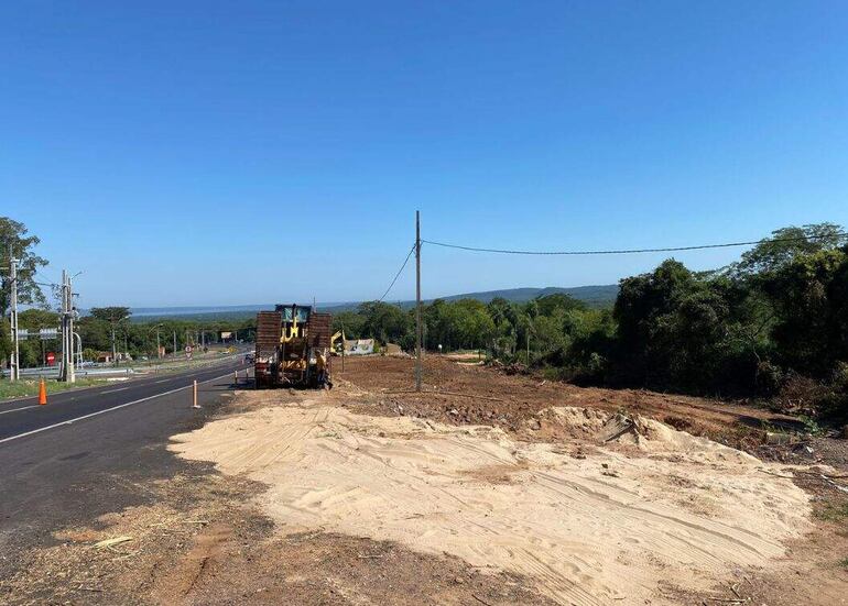 El cuerpo fue encontrado al costado del campamento del consorcio Ruta 2 y 7, en el kilometro 46 de la Ruta PY02, compañia Pedrozo de Ypacaraí