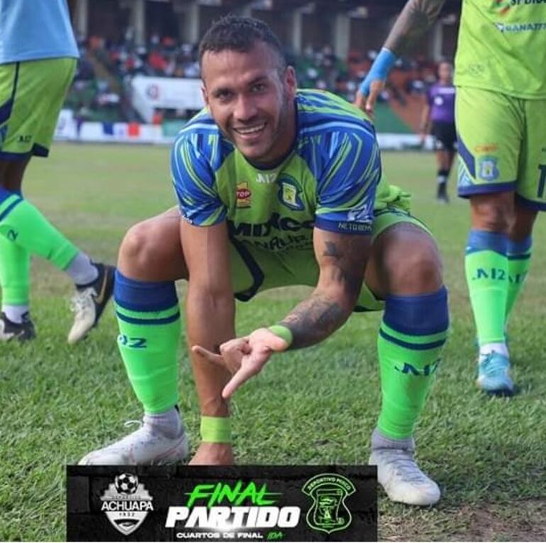 Roque Caballero, goleador en Guatemala