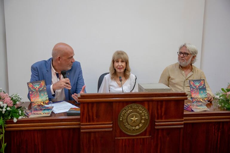 Stavum el libro de Leni Pane presentado en el CCR El Cabildo.