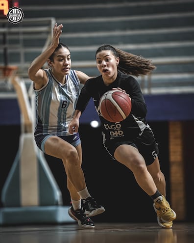 Juego del Femenino, entre San José y Olimpia Queens.