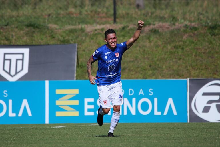 Sportivo Carapeguá derrotó 3-1 a Pastoreo por la fecha 13 de la División Intermedia 2024.