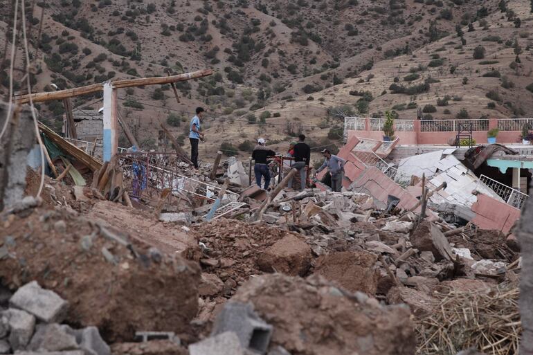  Imagen del pueblo de Targa tras el terremoto. En las aldeas cercanas al epicentro del terremoto que sacudió Marruecos el pasado viernes, las historias se repiten.