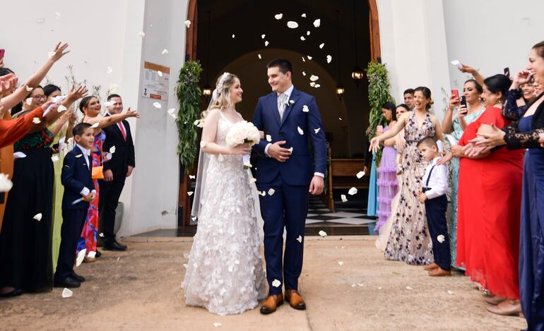 La ceremonia religiosa se llevó a cabo en la capilla San Pío.