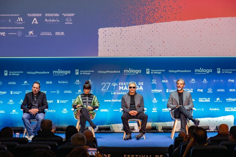 El productor Federico Posternak, la actriz Griselda Siciliani, el director Sebastián Borensztein y el actor Joaquín Furriel en la rueda de prensa de "Descansar en paz".