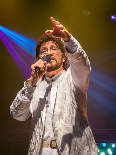 El cantante Carlos Báez presentará esta noche el espectáculo "Los años dorados".